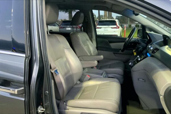 Refurbished 2012 Honda Odyssey Touring Elite FWD Mini-van - Image 5
