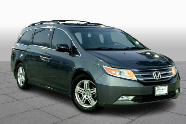 Refurbished 2012 Honda Odyssey Touring Elite FWD Mini-van - Image 2