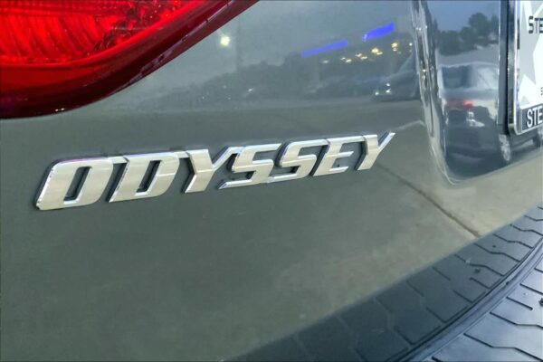 Refurbished 2012 Honda Odyssey Touring Elite FWD Mini-van - Image 24