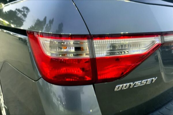 Refurbished 2012 Honda Odyssey Touring Elite FWD Mini-van - Image 22