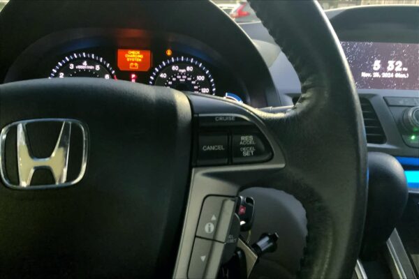 Refurbished 2012 Honda Odyssey Touring Elite FWD Mini-van - Image 18