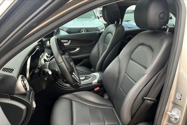 Refurbished 2019 Mercedes-Benz C 300 RWD 4dr Car - Image 7