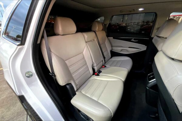 Refurbished 2020 Kia Sorento EX V6 AWD Sport Utility - Image 20