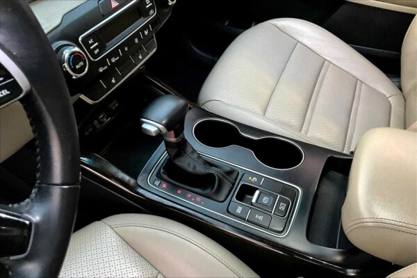 Refurbished 2020 Kia Sorento EX V6 AWD Sport Utility - Image 16