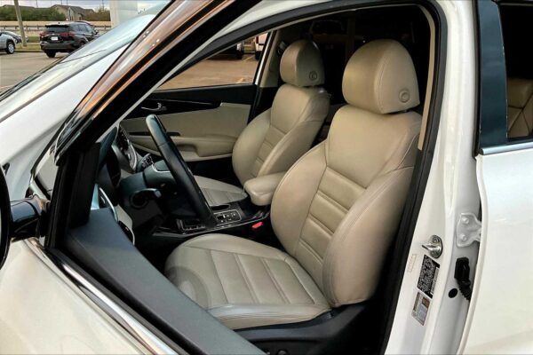 Refurbished 2020 Kia Sorento EX V6 AWD Sport Utility - Image 7