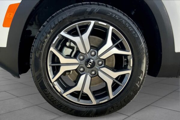 Refurbished 2021 Kia Seltos EX AWD Sport Utility - Image 10