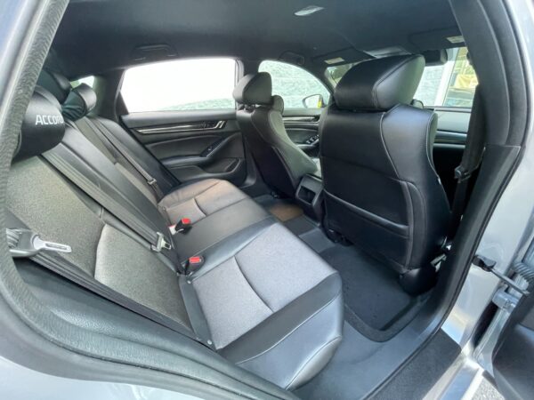 2018 Honda Accord - Image 11